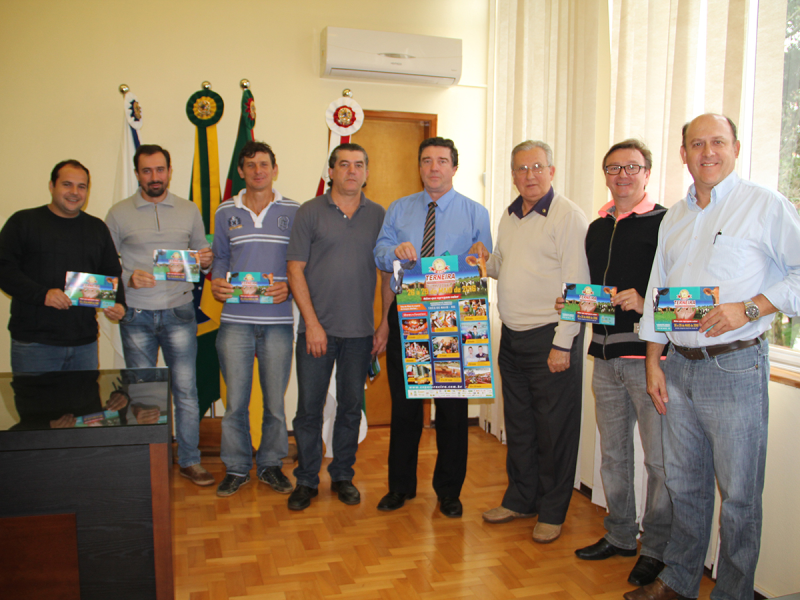 EXECUTIVO SE REÚNE COM SINDICATO RURAL E COMISSÃO DA 4ª EXPOTERNEIRA